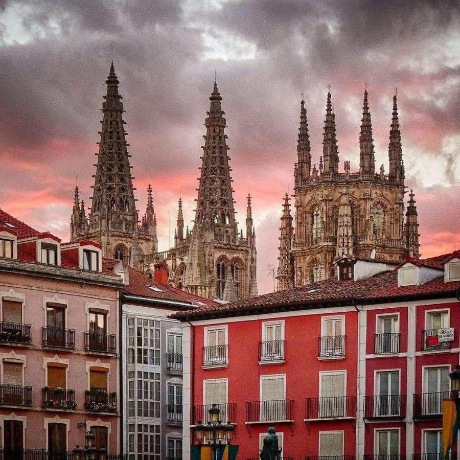 Atuaire Home Vivienda En Perfecta Ubicacion Al Lado De La Catedral De Burgo Buitenkant foto